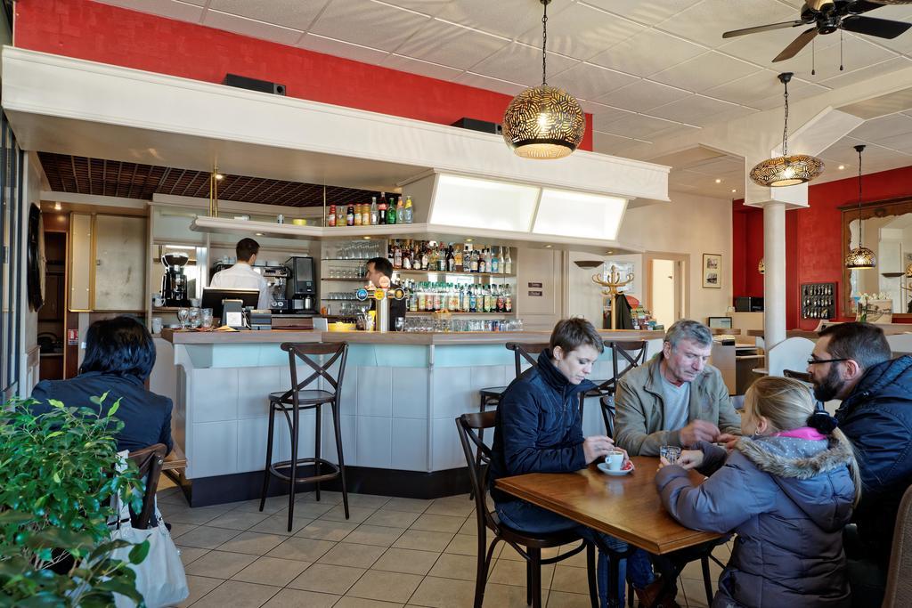 Contact Hotel Du Commerce Et Son Restaurant Cote A Cote Autun Exterior foto