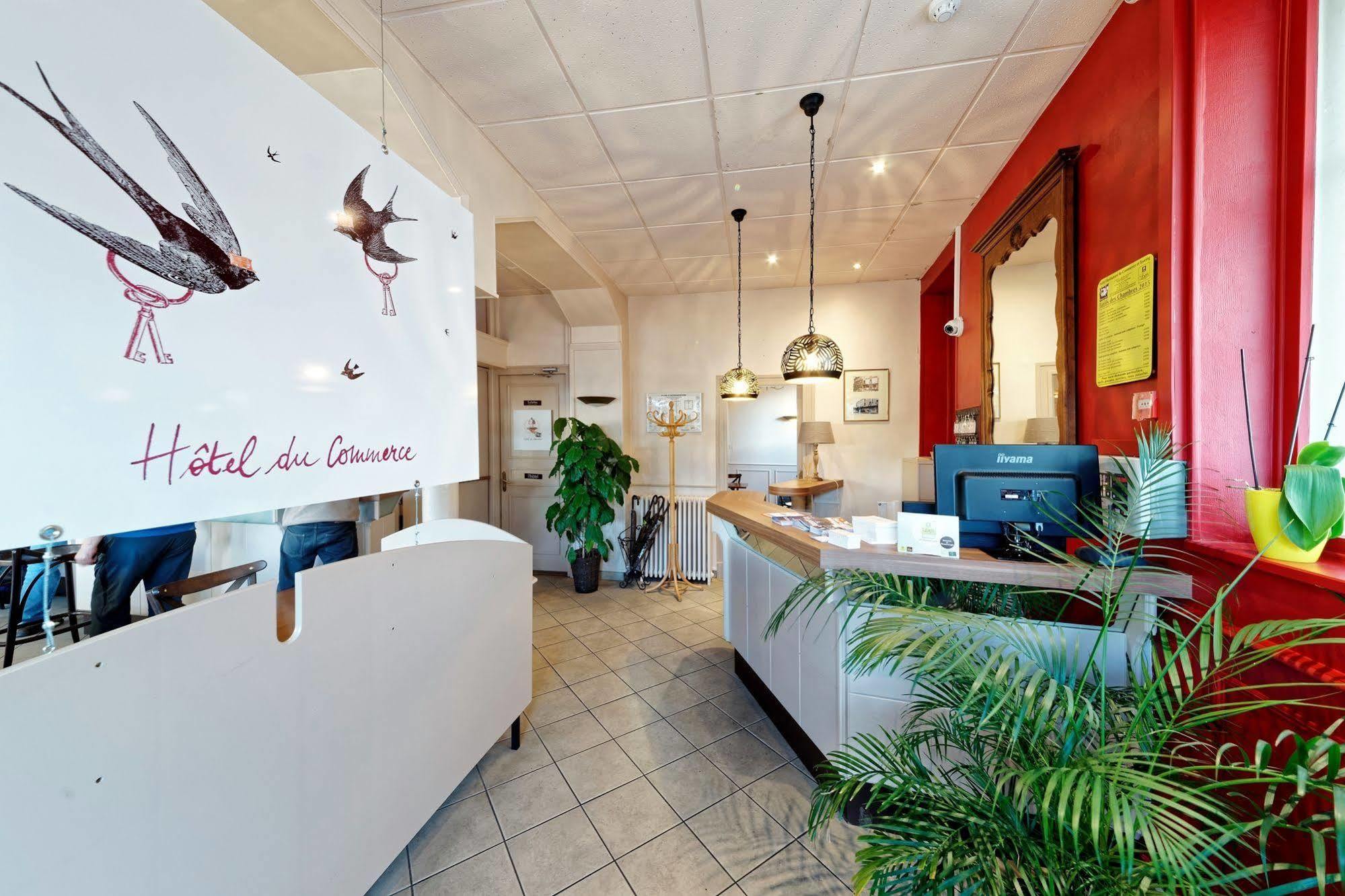 Contact Hotel Du Commerce Et Son Restaurant Cote A Cote Autun Exterior foto